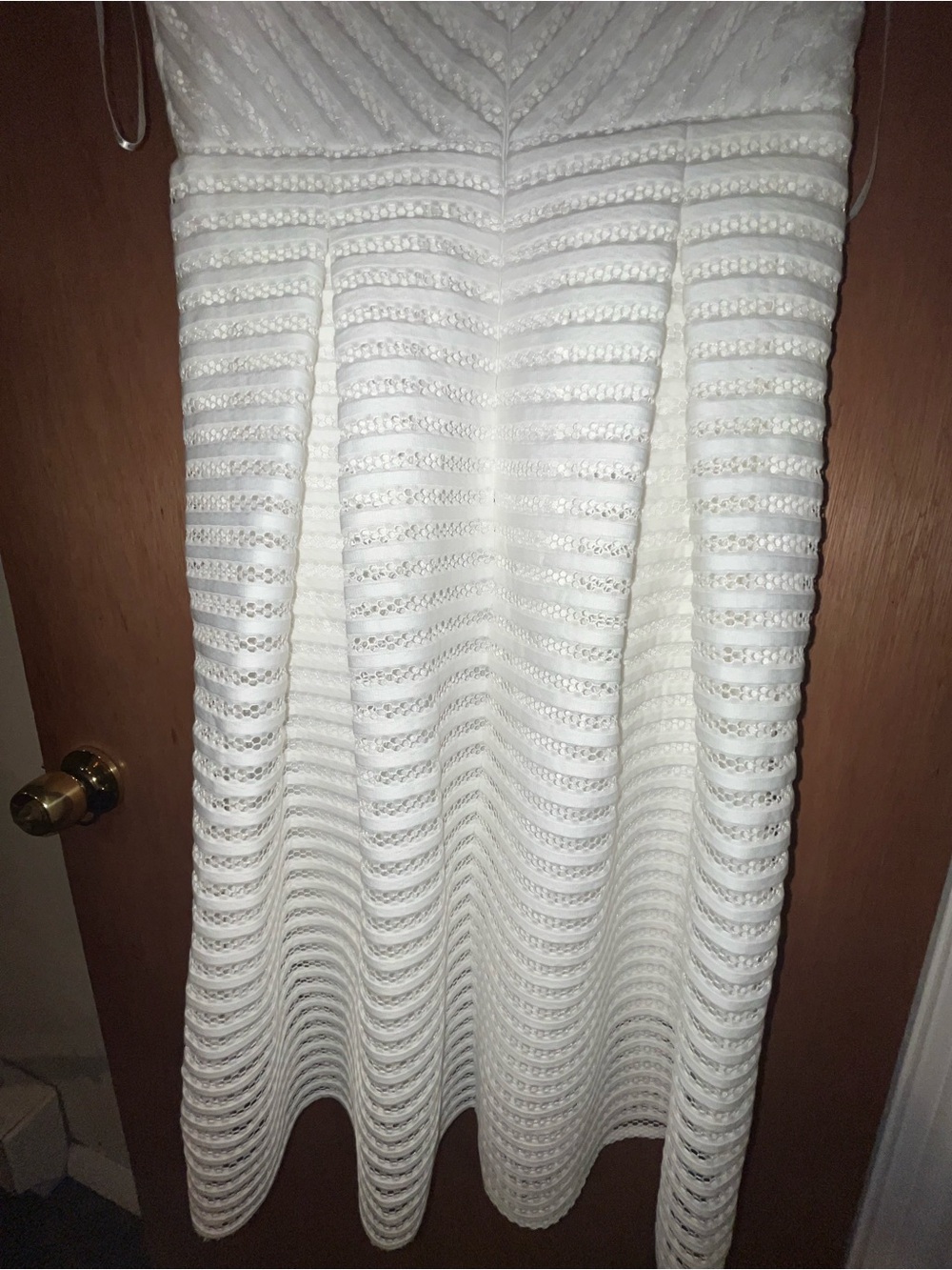 Ivanka Trump White Sleeveless Lace-Textured V-Neck Midi Dress - Picture 4 of 4